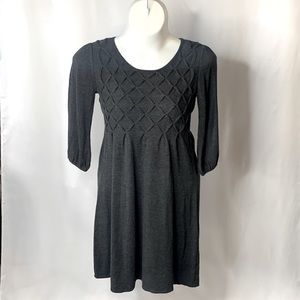 AGB Women Gray 3/4 Sleeve knit below knee Dress size Large scoop Neckline